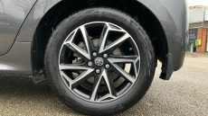 Toyota Yaris 1.5 Hybrid Design 5dr CVT Hybrid Hatchback